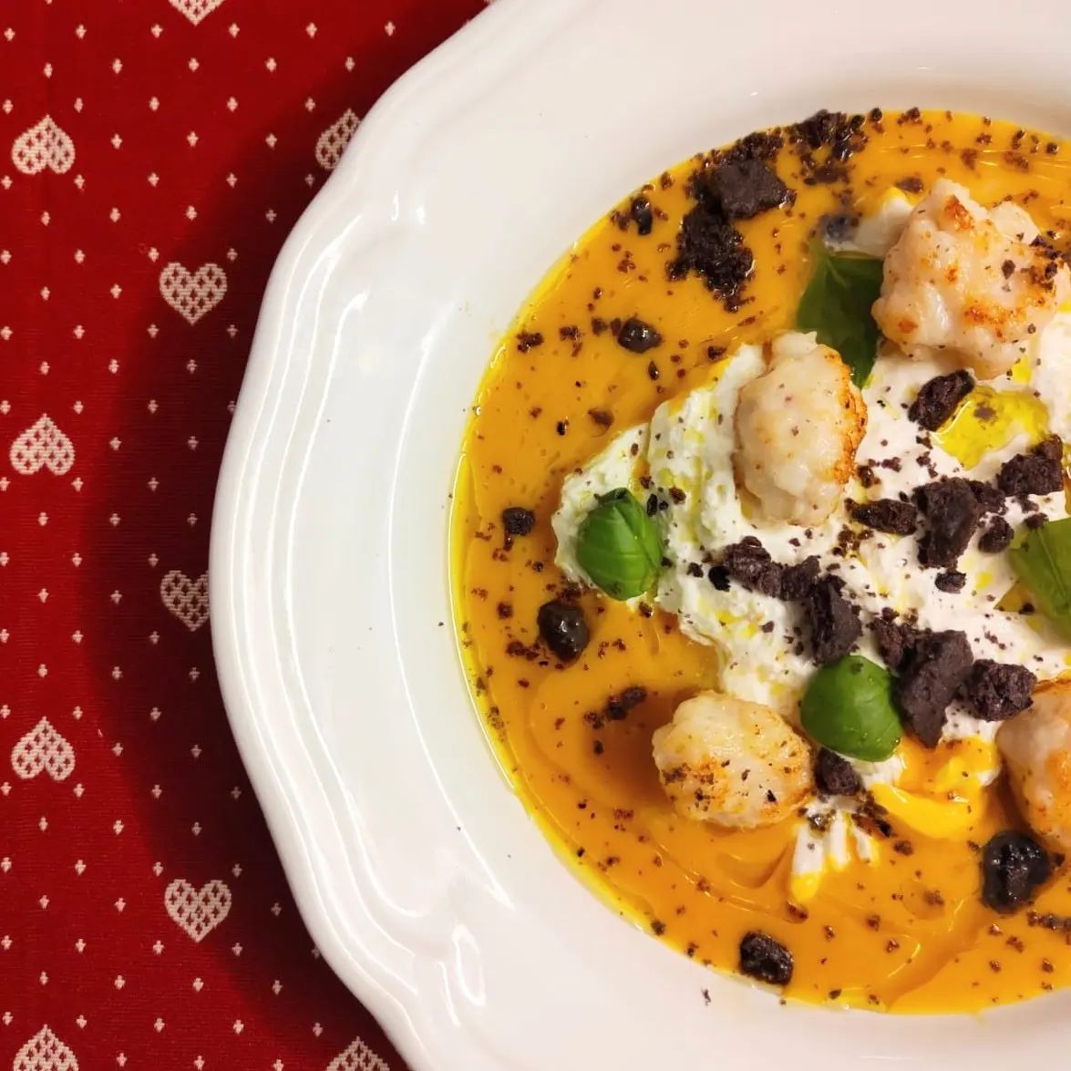 Gnocchi di seppia, valutata di zucca, burrata, terra di olive nere, basilico e olio evo

.
.
.
.
.
.
.
.
.
#chefincamicia #cosebuone #maruggio #sava #ilovecucina #seppia #gnocchidiseppia #gnocchi #ilovekitchen #comeinpuglia #thisiswhyimfat #vellutata #zucca #burrata #olive #olioevo @chefincamicia